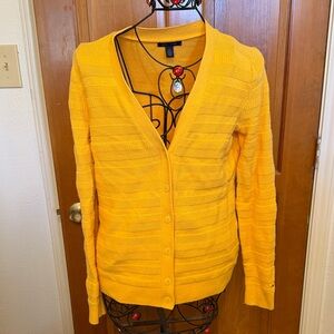 🆓🆓🆓Free w/Purchase🆓🆓🆓Tommy Hilfiger Yellow V-Neck Cardigan -Large